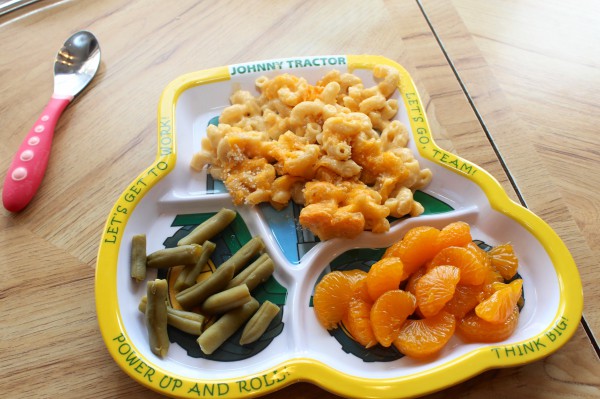 Macaroni and Cheese, Green Beans, and Oranges