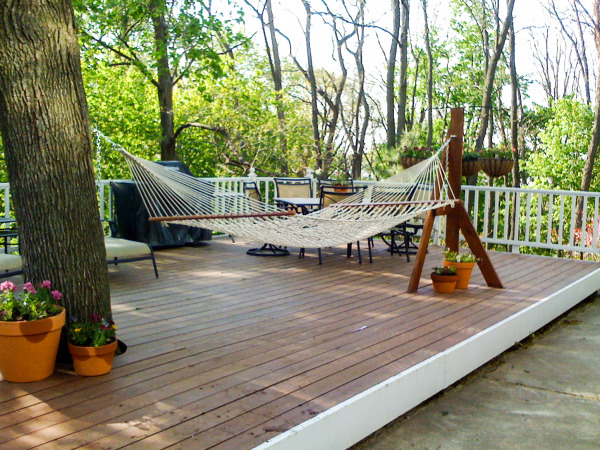 Spring 2008, the original deck shortly after we moved in.